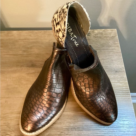 Diba True Shytown Brown Crocodile Pattern Ankle Boots size 10 - Picture 2 of 11